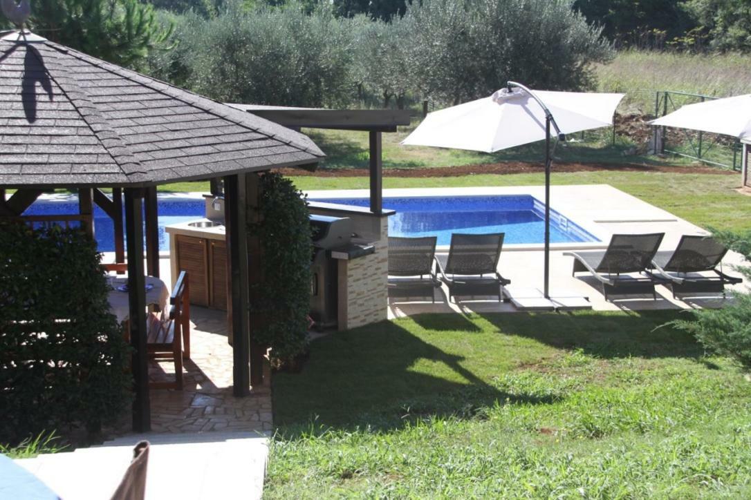 Premantura Olive Garden Villa Buitenkant foto